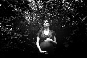 Maternity - portrait of mama, pregnancy photography, fotografia di gravidanza, fotografia di mamma in dolce attesa, futura mamma, ritratto di mamma in gravidanza
